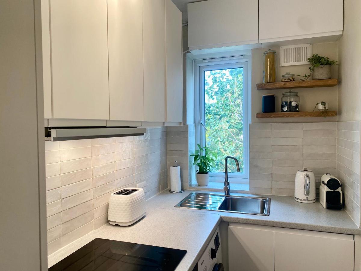 Newly Refurbished 2 Bedroom Apartment In South London Bagian luar foto