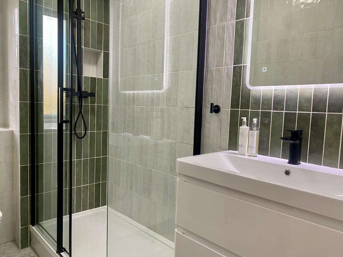 Newly Refurbished 2 Bedroom Apartment In South London Bagian luar foto
