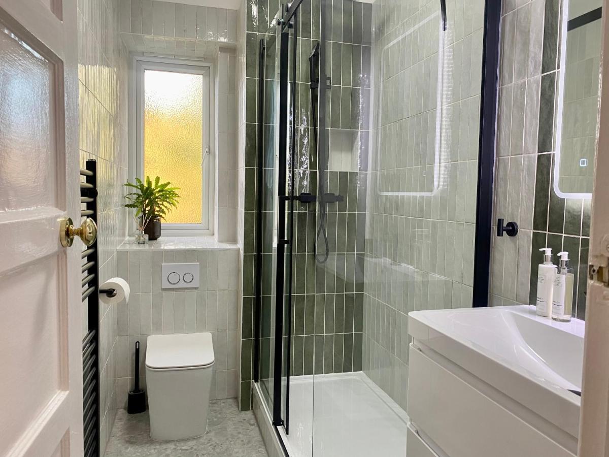 Newly Refurbished 2 Bedroom Apartment In South London Bagian luar foto