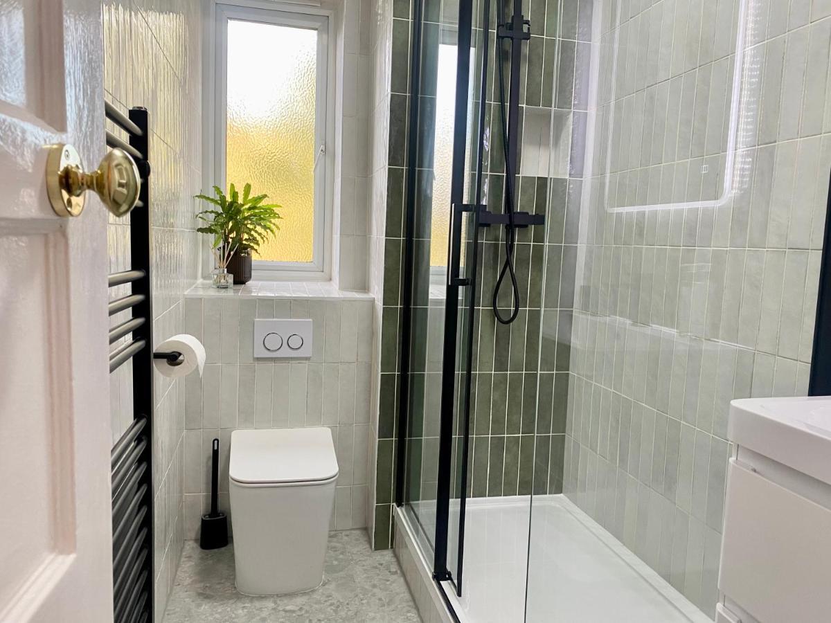 Newly Refurbished 2 Bedroom Apartment In South London Bagian luar foto